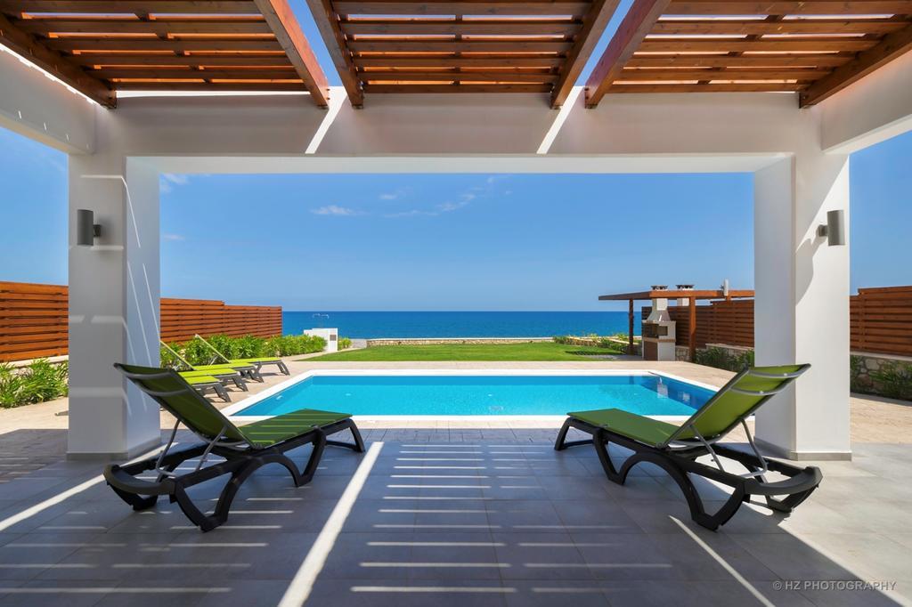 Antonoglou Beach Villas - Waterfront Luxury Retreat لاخنيا الغرفة الصورة